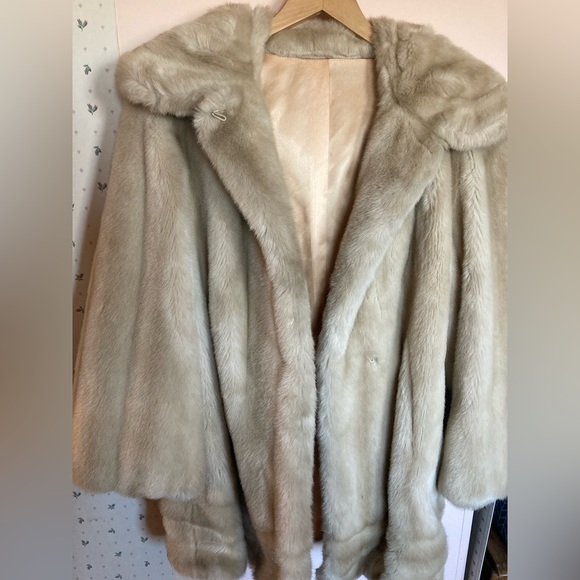1960’s vintage faux fur coat - Picture 5 of 7
